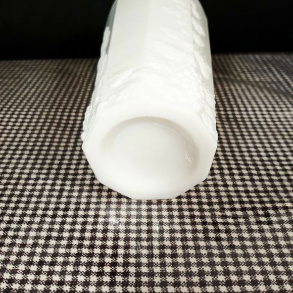 1 Grapevine White MILK GLASS Tea Glass, WEST MORELAND Cottage County Farmhouse - Picture 5 of 12